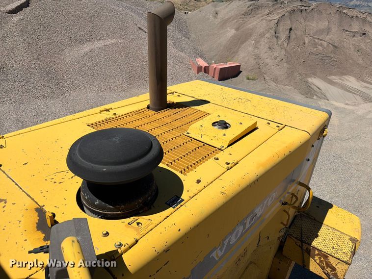image for item EW2118 1998 Volvo L330C wheel loader
