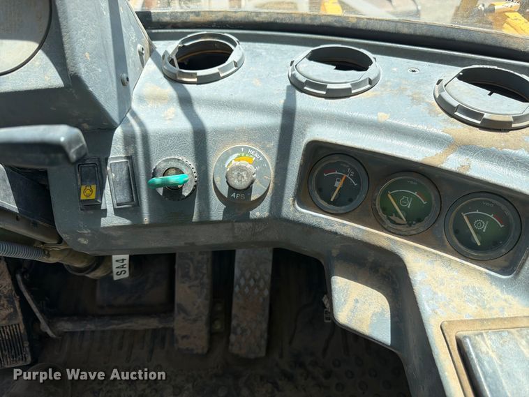 image for item EW2118 1998 Volvo L330C wheel loader