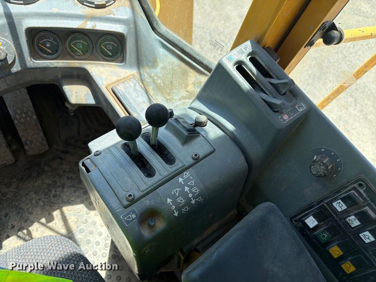 image for item EW2118 1998 Volvo L330C wheel loader