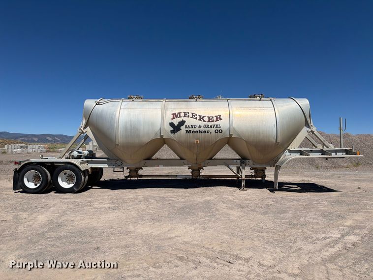 image for item EW2119 1996 Heil pneumatic dry bulk trailer