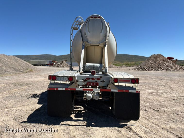 image for item EW2119 1996 Heil pneumatic dry bulk trailer
