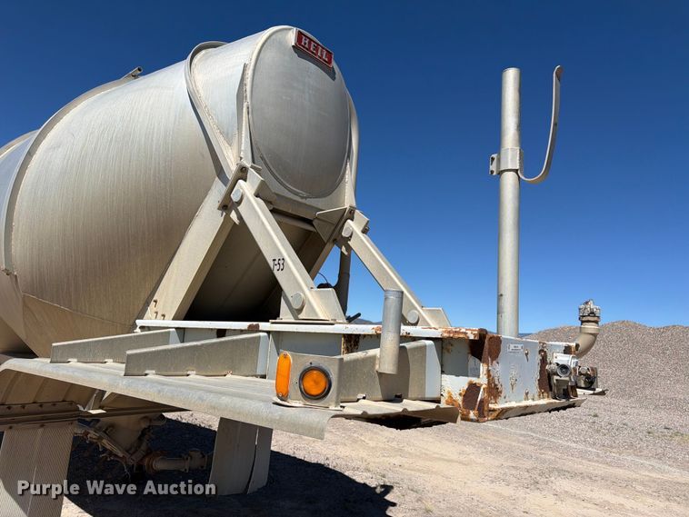 image for item EW2119 1996 Heil pneumatic dry bulk trailer