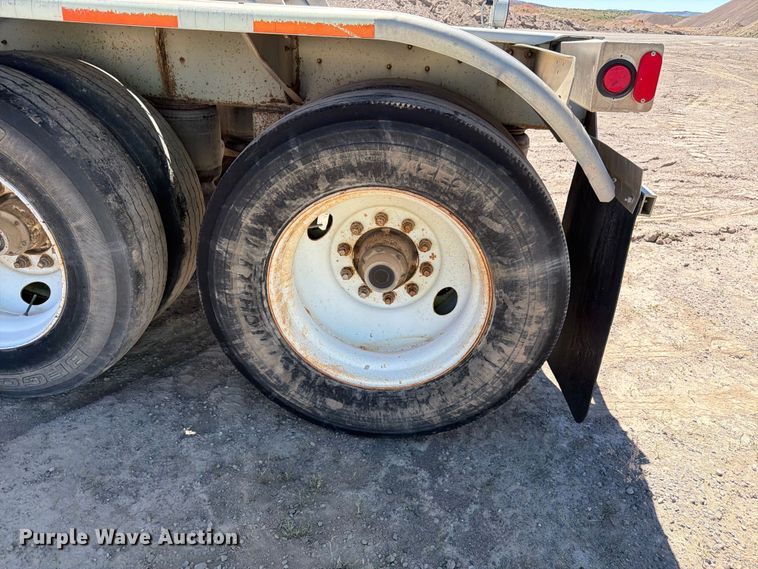 image for item EW2119 1996 Heil pneumatic dry bulk trailer