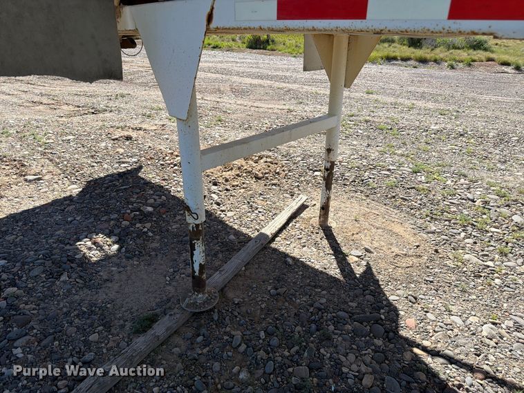 image for item EW2121 1999 Western end dump trailer