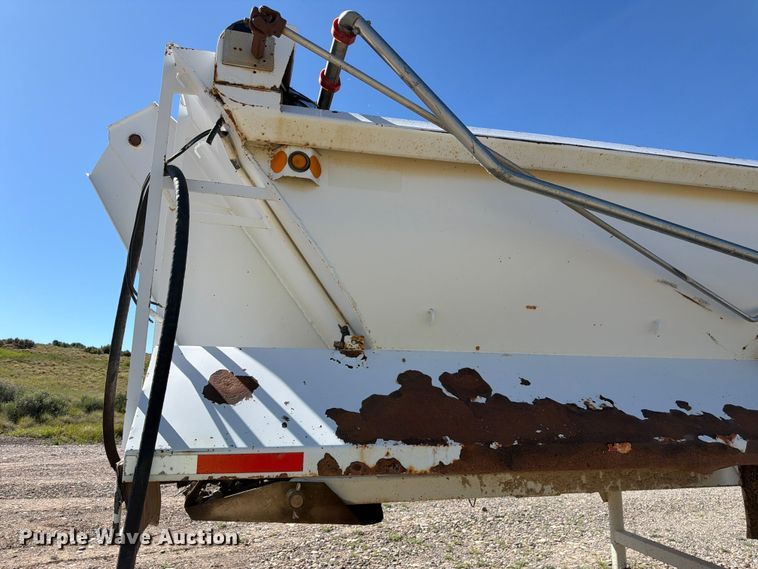 image for item EW2121 1999 Western end dump trailer