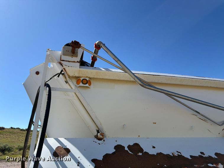 image for item EW2121 1999 Western end dump trailer