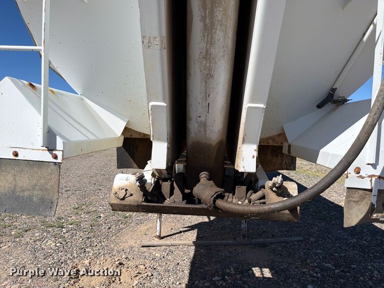 image for item EW2121 1999 Western end dump trailer