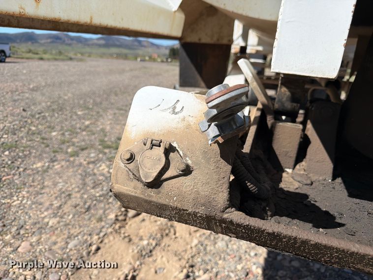 image for item EW2121 1999 Western end dump trailer