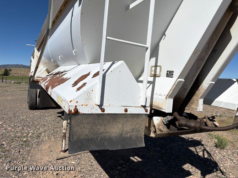 image for item EW2121 1999 Western end dump trailer
