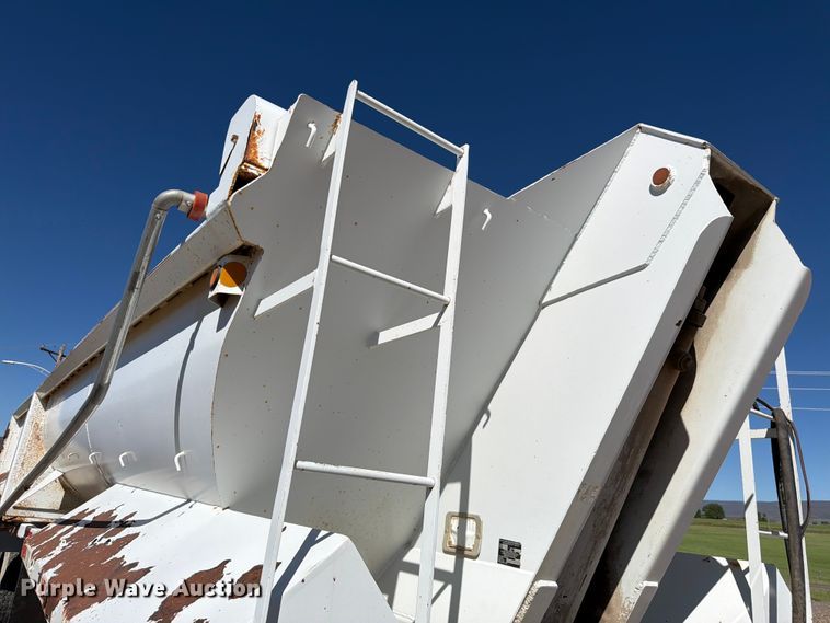 image for item EW2121 1999 Western end dump trailer