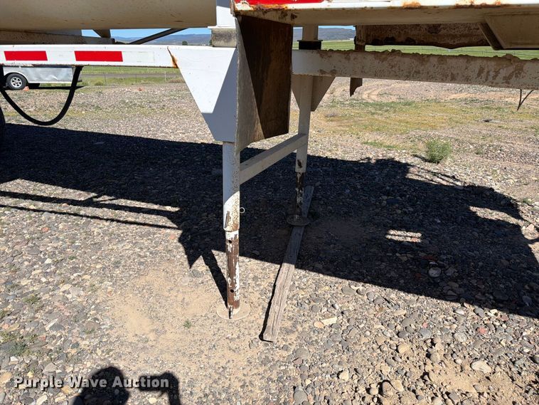 image for item EW2121 1999 Western end dump trailer