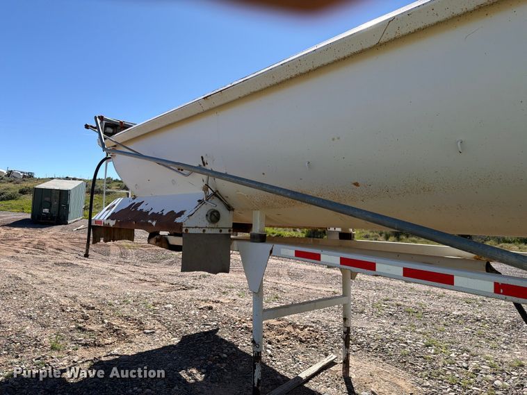 image for item EW2121 1999 Western end dump trailer