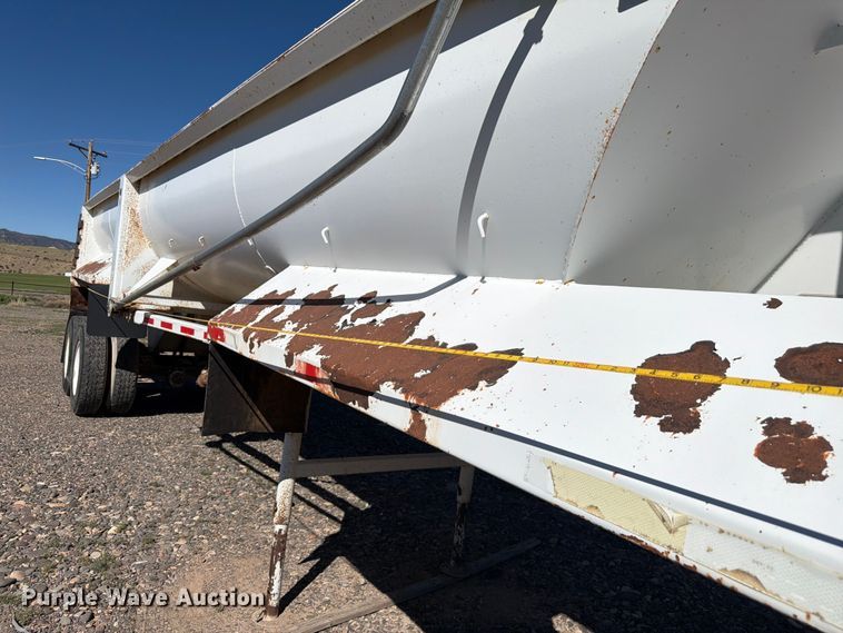 image for item EW2121 1999 Western end dump trailer