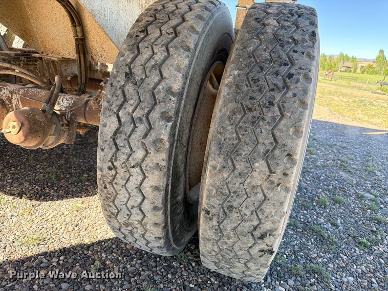 image for item EW2121 1999 Western end dump trailer
