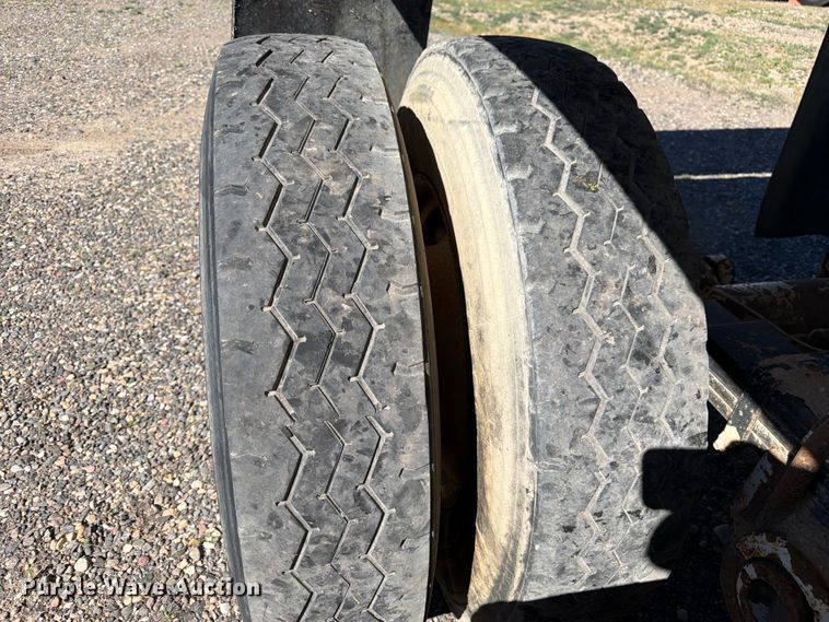 image for item EW2121 1999 Western end dump trailer