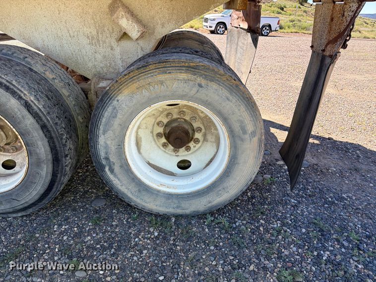 image for item EW2121 1999 Western end dump trailer