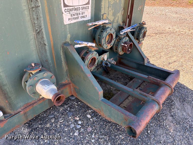 image for item EW2122 Frac tank trailer