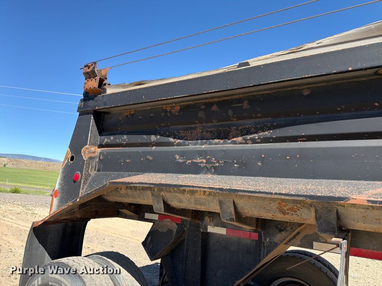image for item EW2123 1996 Lufkin end dump trailer