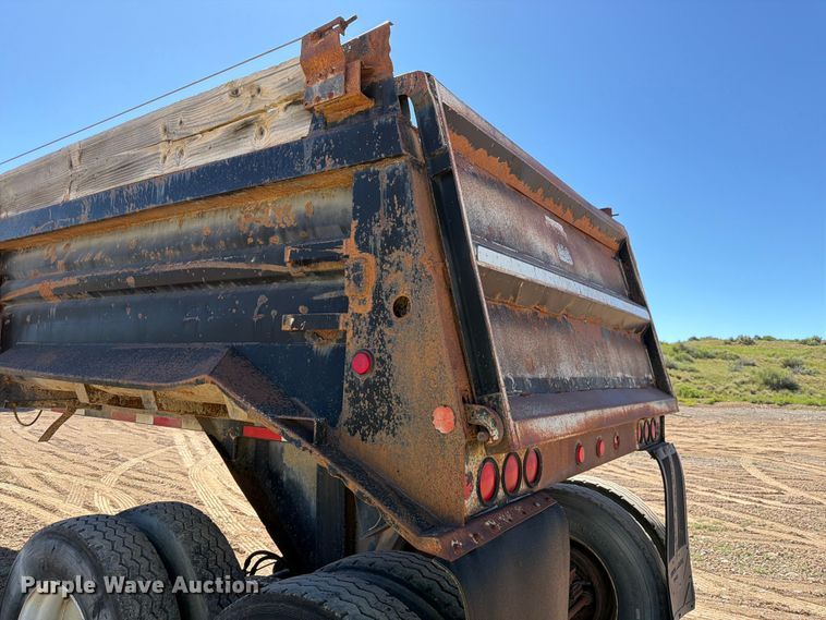 image for item EW2123 1996 Lufkin end dump trailer