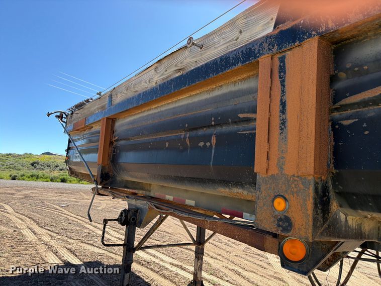 image for item EW2123 1996 Lufkin end dump trailer
