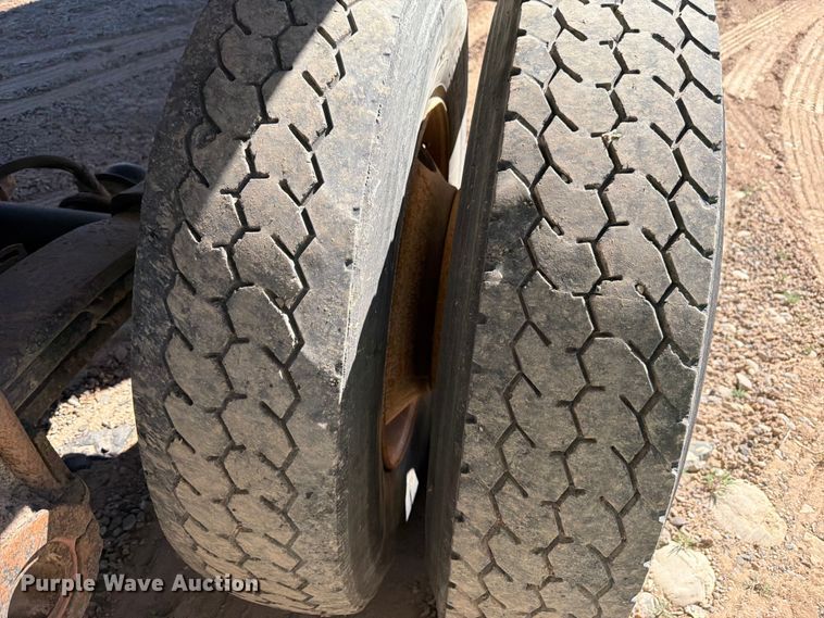 image for item EW2123 1996 Lufkin end dump trailer