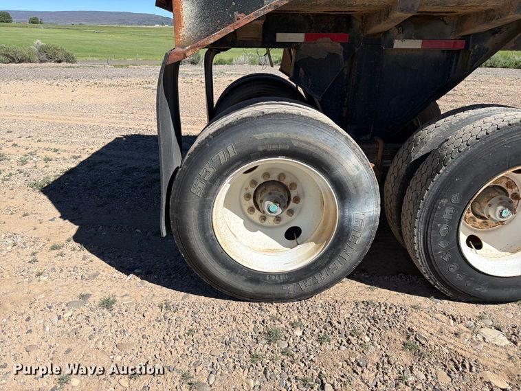 image for item EW2123 1996 Lufkin end dump trailer