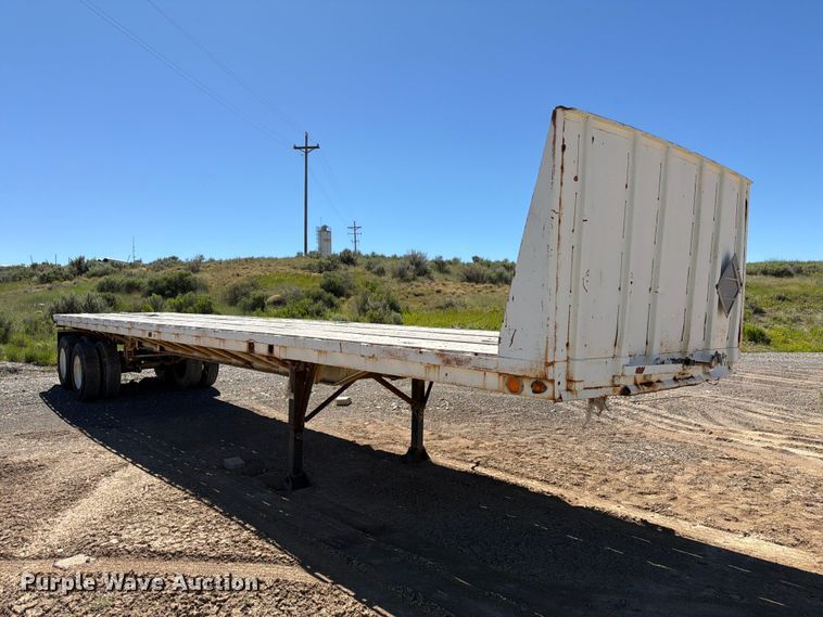 image for item EW2124 1963 Dorsey flatbed trailer