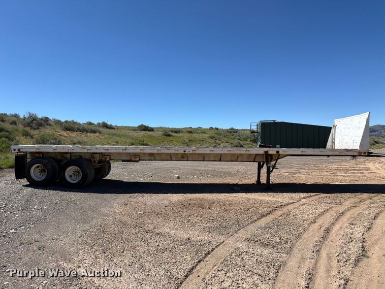 image for item EW2124 1963 Dorsey flatbed trailer