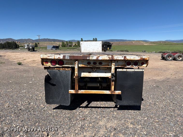 image for item EW2124 1963 Dorsey flatbed trailer