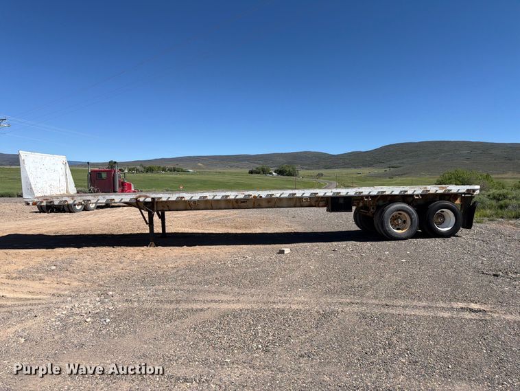 image for item EW2124 1963 Dorsey flatbed trailer