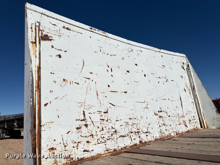 image for item EW2124 1963 Dorsey flatbed trailer
