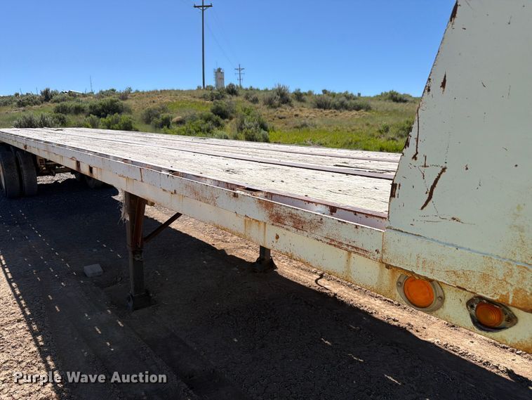 image for item EW2124 1963 Dorsey flatbed trailer