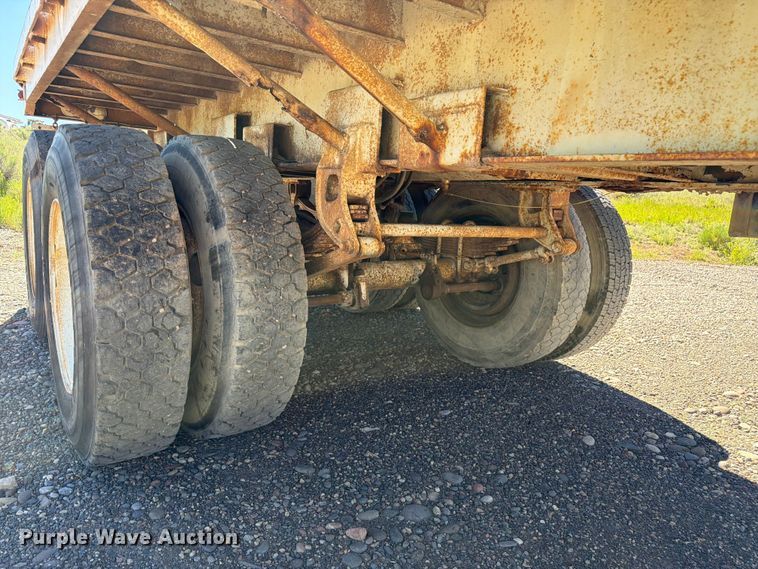 image for item EW2124 1963 Dorsey flatbed trailer