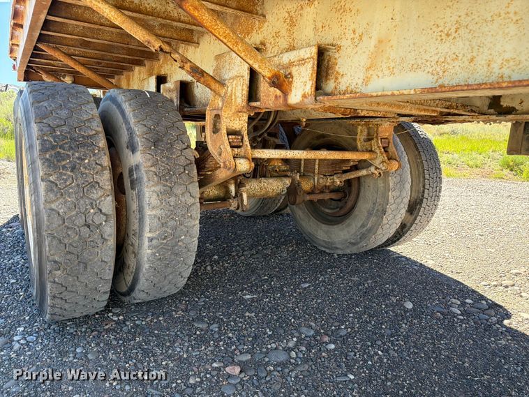 image for item EW2124 1963 Dorsey flatbed trailer