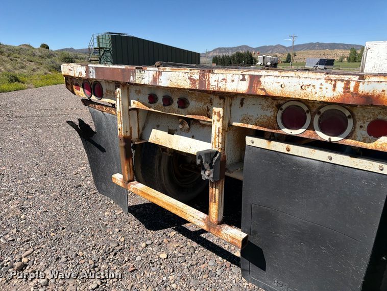 image for item EW2124 1963 Dorsey flatbed trailer