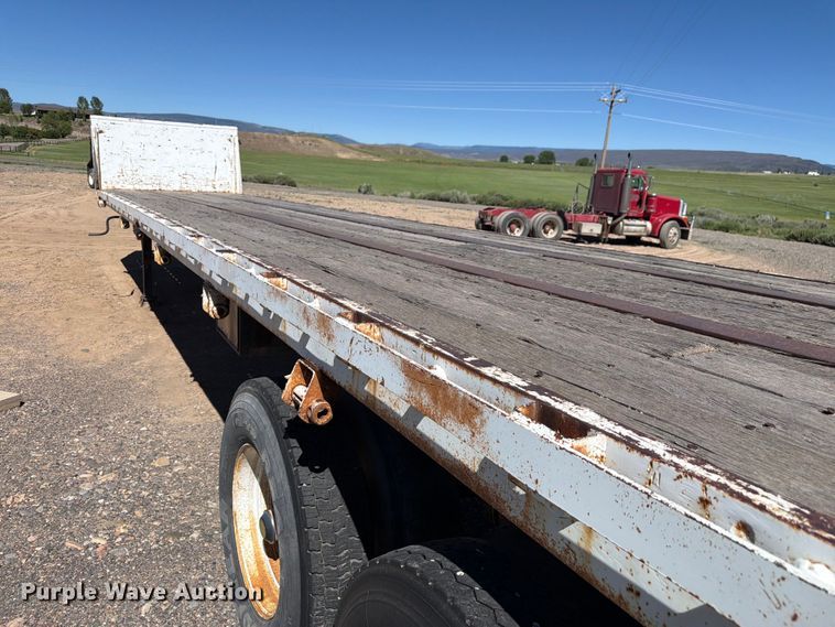 image for item EW2124 1963 Dorsey flatbed trailer