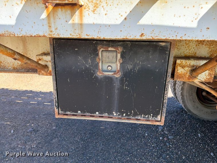image for item EW2124 1963 Dorsey flatbed trailer