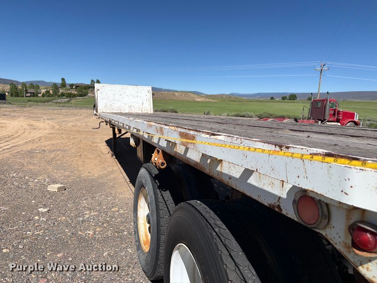 image for item EW2124 1963 Dorsey flatbed trailer