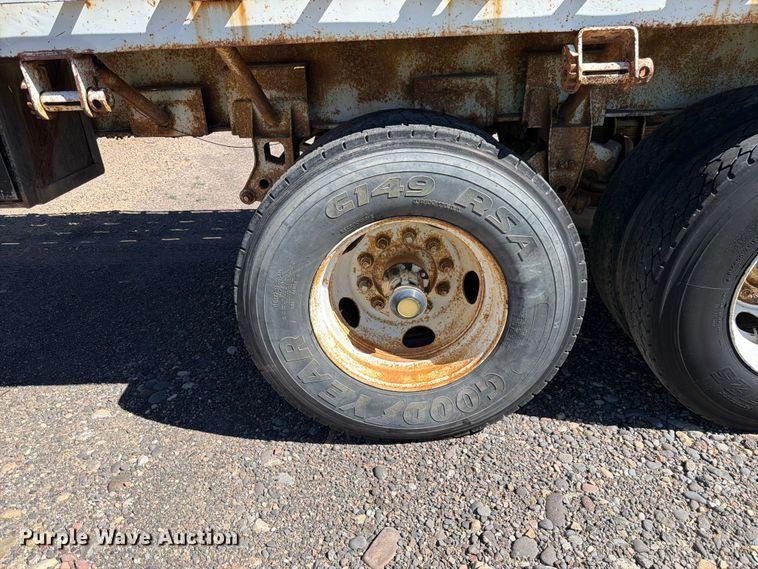image for item EW2124 1963 Dorsey flatbed trailer