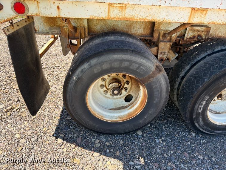 image for item EW2124 1963 Dorsey flatbed trailer