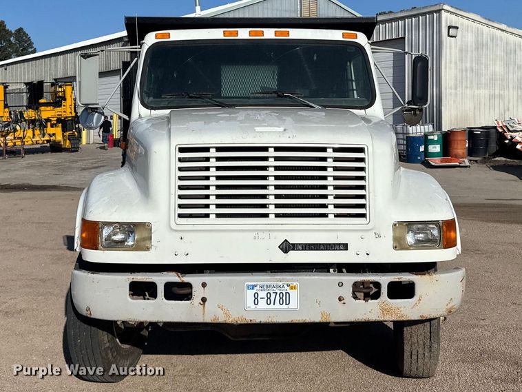 image for item EW4824 1995 International 4700 dump truck