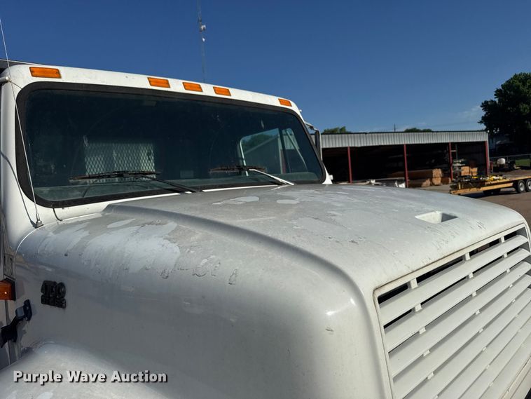 image for item EW4824 1995 International 4700 dump truck