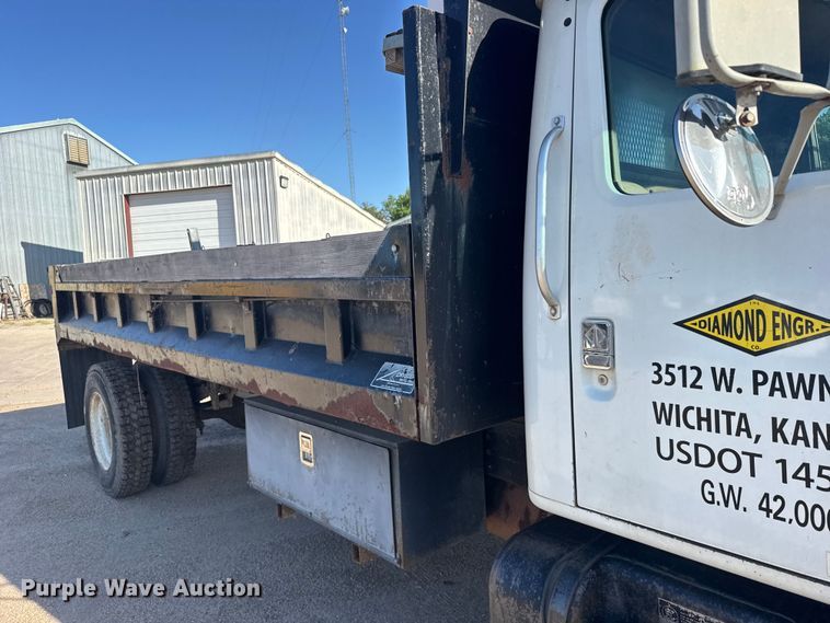 image for item EW4824 1995 International 4700 dump truck