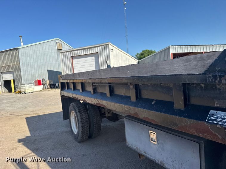 image for item EW4824 1995 International 4700 dump truck