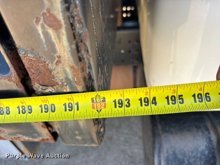 image for item EW4824 1995 International 4700 dump truck