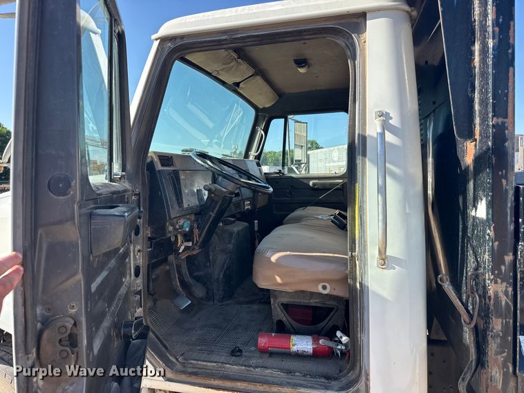 image for item EW4824 1995 International 4700 dump truck