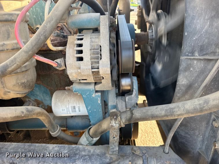 image for item EW4824 1995 International 4700 dump truck