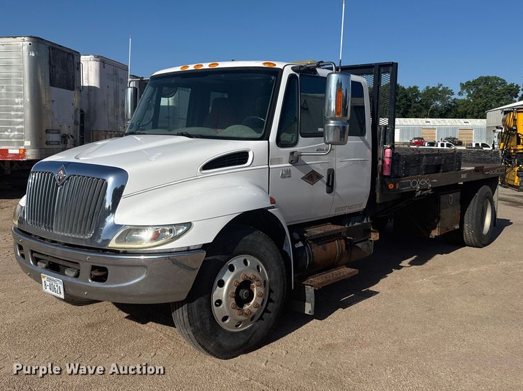 image for item EW4825 2004 International MA025 Ext. Cab dump truck