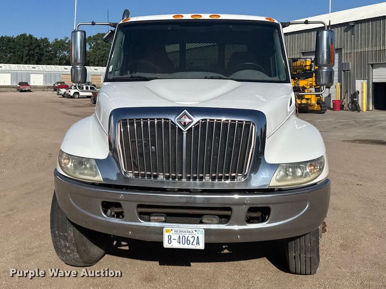 image for item EW4825 2004 International MA025 Ext. Cab dump truck