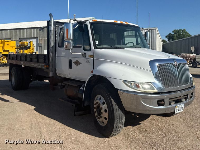 image for item EW4825 2004 International MA025 Ext. Cab dump truck